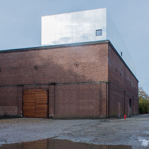 Rivestimento di facciata in pannelli - BALENMAGAZIJN - ALUCOBOND - in alluminio / in composito / a incastro