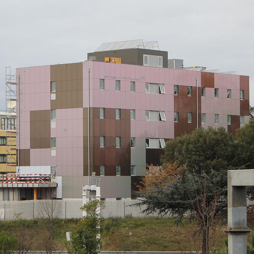 Rivestimento di facciata a cassetta - HOTEL ETAP - ALUCOBOND - in composito / in alluminio / a incastro