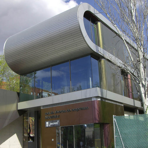 Pannello in composito per tetto - VIVERO DE EMPRESAS MORATALAZ - ALUCOBOND - per rivestimento di facciata / di rivestimento / isolante
