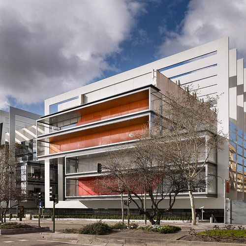 Rivestimento di facciata in pannelli - REPSOL HEADQUARTERS - ALUCOBOND - in alluminio / in composito / a incastro