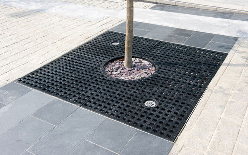 Griglia per alberi quadrata - AVON - GreenBlue Urban Ltd - in ferro