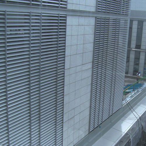 Frangisole in alluminio - M-City Aluminum Co., Ltd. - per facciata / orizzontale / orientabile