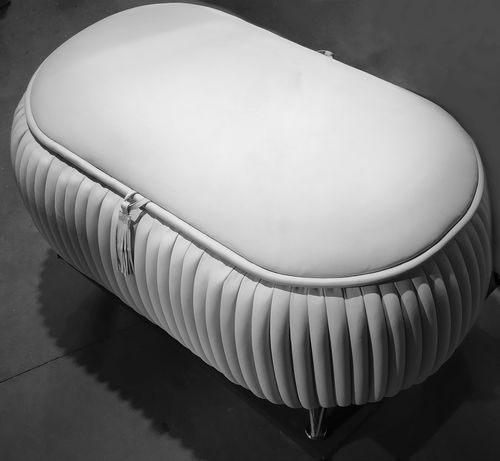 Ottomana contemporanea - TUBES - Harleq - in pelle / ovale / fatta a mano
