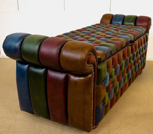 Divanetto imbottito chesterfield - EXCLUSIVE - Harleq - in pelle / con supporto in legno / contract