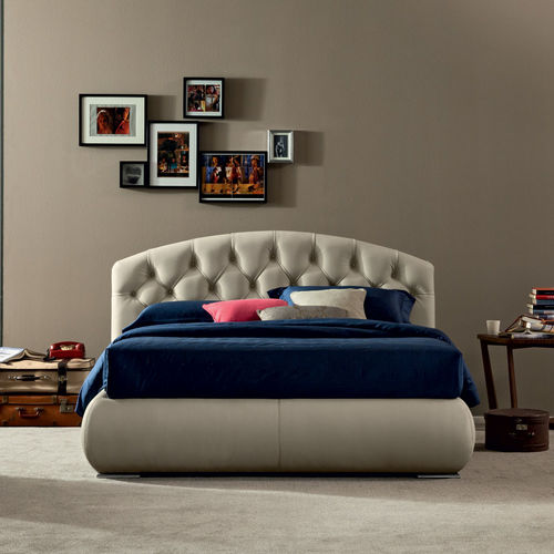 Letto matrimoniale - CORUM - OGGIONI - contemporaneo / imbottito / con testiera