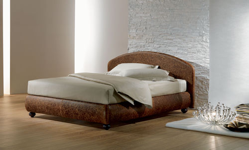 Letto matrimoniale - CASTLE - OGGIONI - contemporaneo / imbottito / con testiera