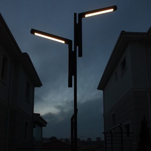 Lampione urbano - IBANDA - BSI LIGHTING TECHNOLOGIES INC. - contemporaneo / in ghisa di alluminio / in acciaio inossidabile
