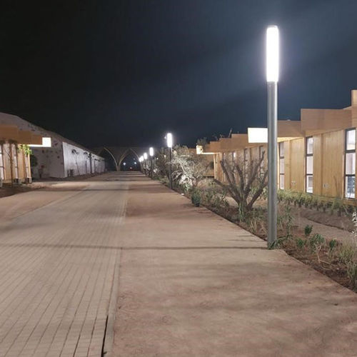 Colonna luminosa design minimalista - IOTTO - BSI LIGHTING TECHNOLOGIES INC. - in acciaio inossidabile / in ghisa di alluminio / in PMMA