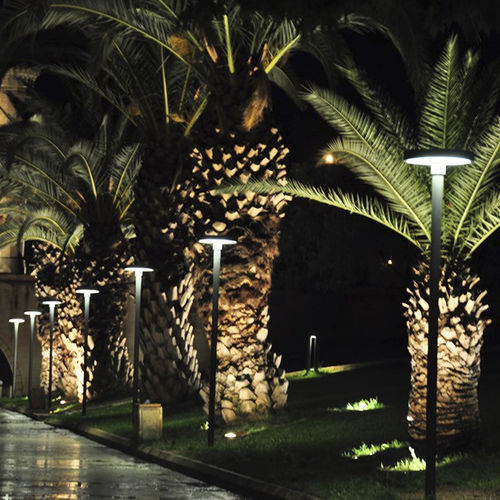 Lampione urbano - IBRETT - BSI LIGHTING TECHNOLOGIES INC. - contemporaneo / in ghisa di alluminio / in acciaio inossidabile