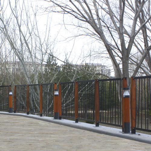Lampioncino da giardino - IRANO - BSI LIGHTING TECHNOLOGIES INC. - contemporaneo / in acciaio inossidabile / in ghisa di alluminio