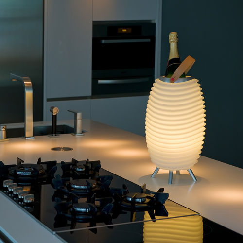 Lampada con cassa acustica da tavolo - SYNERGY 35PRO - kooduu - a sospensione / in alluminio / in polietilene