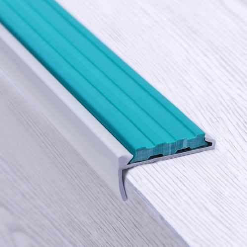 Profilo per gradini in PVC - Shanghai Weidan Decorative Materials Co., Ltd - antiscivolo
