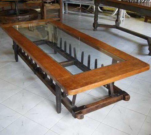 Tavolino basso in stile rustico - 75.00 - El roure vell - in vetro / in rovere / con supporto in ferro forgiato
