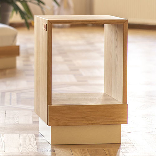 Comodino design minimalista - Vira Gold - Kaissu - in rovere / in legno massiccio / in quercia naturale