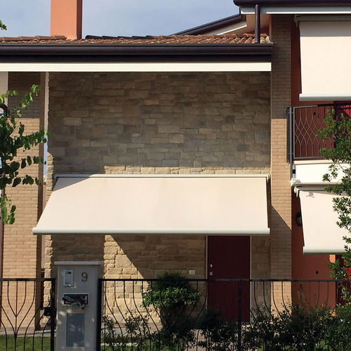 Tenda da sole retrattile - Outsade 01, 02, 03 e 04 - Eredi di Pozza, IL PARCO - a cassonetto / manuale / a motore