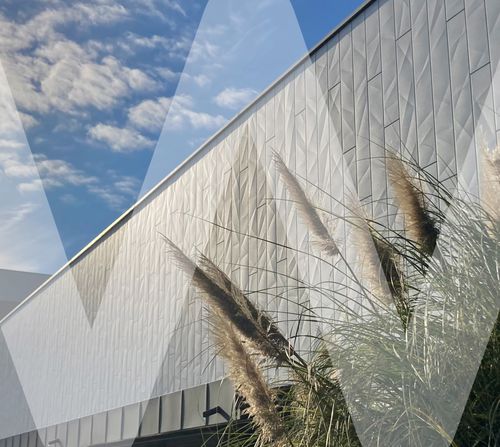 Rivestimento di facciata in pannelli - W - Windwall - in metallo / verticale / riciclabile