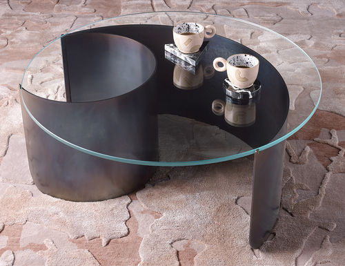 Tavolino basso contemporaneo - WAVE - KIN & COMPANY - in vetro / con supporto in acciaio / rotondo