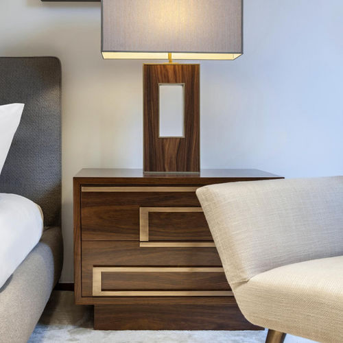 Comodino contemporaneo - ASCENS - ANAKTAE - in noce / in ottone / con supporto in legno