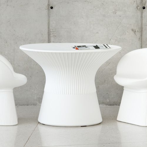 Tavolo contemporaneo - CAPRI 75 - NEWGARDEN - in polietilene / in metacrilato / con base in polietilene