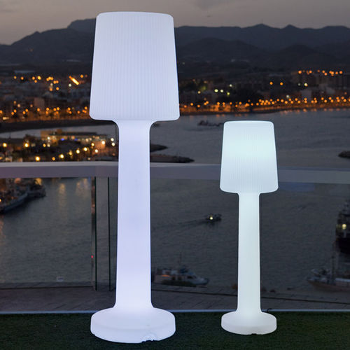Lampada da terra - CARMEN  - NEWGARDEN - in polietilene / contemporanea / a batteria ricaricabile