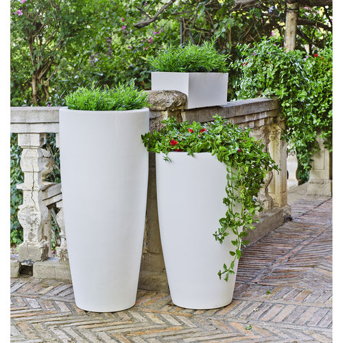 Vaso da giardino in polietilene - BAMBU 70 - NEWGARDEN - conico / in altezza / per uso residenziale