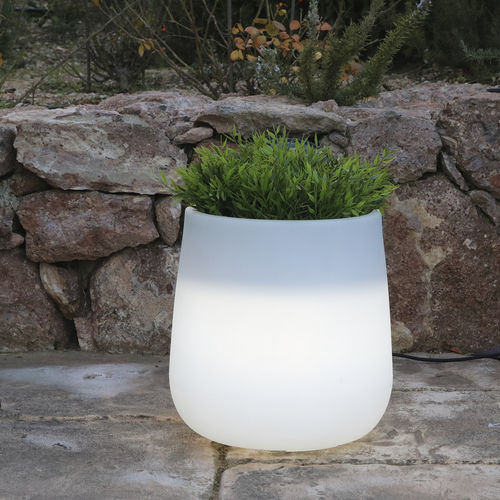 Vaso da giardino in polietilene - CAMELIA 40 - NEWGARDEN - rotondo / luminoso / per uso residenziale