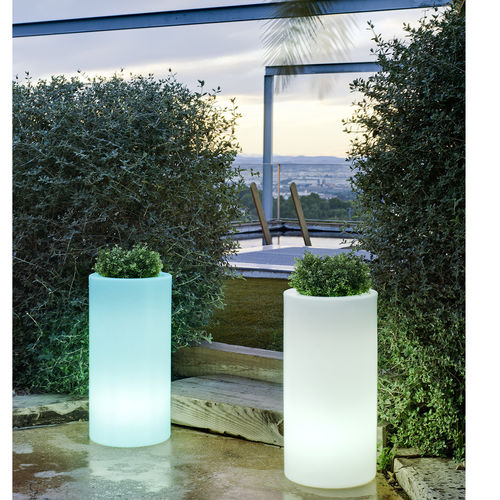 Vaso da giardino in polietilene - PALMA - NEWGARDEN - rotondo / luminoso / per uso residenziale