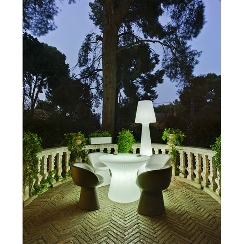 Tavolo contemporaneo - CAPRI 75 - NEWGARDEN - in polietilene / con base in polietilene / rotondo