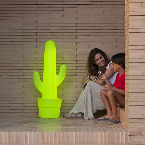 Lampada da terra - KAKTUS - NEWGARDEN - in polietilene / design originale / a batteria ricaricabile