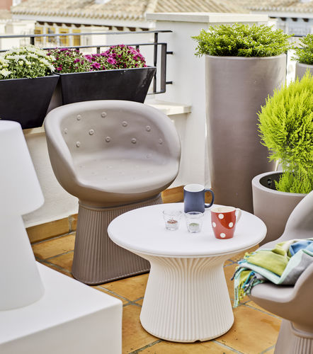 Tavolino basso contemporaneo - CAPRI 40 - NEWGARDEN - in polietilene rotostampato / con base in polietilene / rotondo