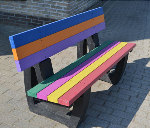 Panca per spazi pubblici contemporanea - KIWI - Activia Mobilier Urbain - in plastica riciclata / con schienale