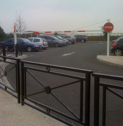 Barriera di protezione - AQUITAINE - Activia Mobilier Urbain - fissa / in acciaio / in acciaio galvanizzato