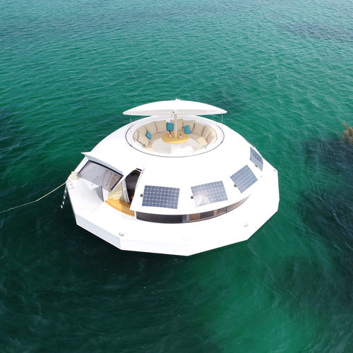 Micro-casa flottante - LOFT - ANTHENEA - modulare / contemporanea / in calcestruzzo