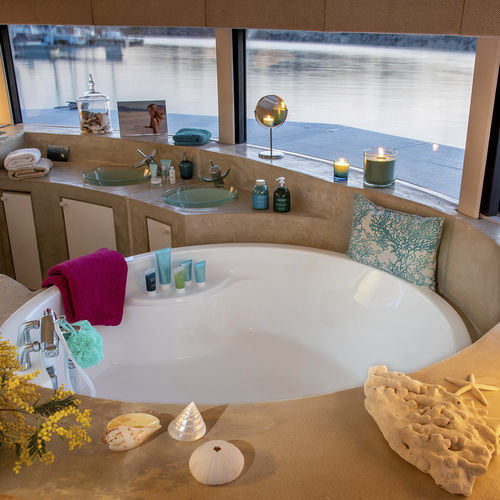 Edificio flottante - ANTHENEA WELLNESS - ANTHENEA - per centro benessere / per spa / contemporaneo