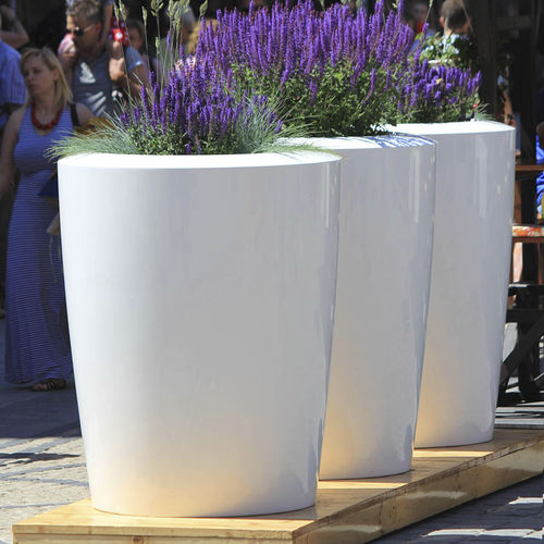 Vaso da giardino in poliestere - AS-ANA - Astrini Design - rotondo / per uso residenziale / contract
