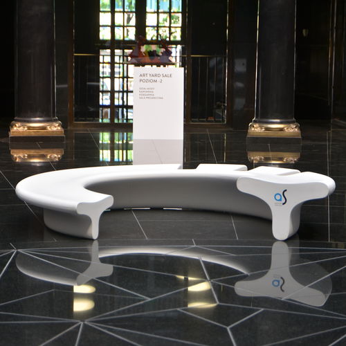 Panca per spazi pubblici design originale - CITY ALPHABET G - Astrini Design - in fibra di vetro / in laminato / con portabici integrato