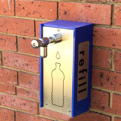 Fontanella da parete - BF200W - Urban Fountains and Furniture - da esterno / in metallo / per spazi pubblici