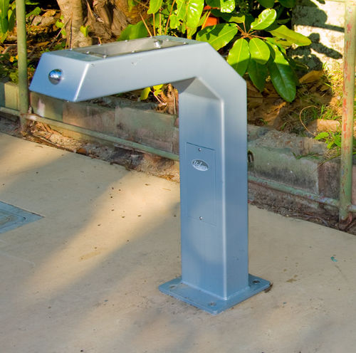 Fontanella da esterno - APOLLO 300 - Urban Fountains and Furniture - in metallo / per spazi pubblici / per scuola