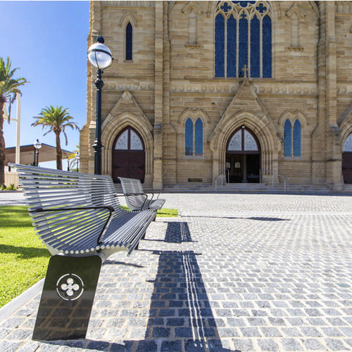 Panca per spazi pubblici contemporanea - SB4 - Urban Fountains and Furniture - in acciaio / con schienale / con braccioli