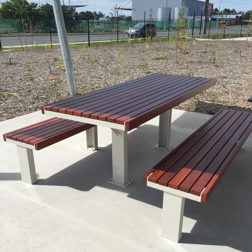 Tavolo da picnic contemporaneo - PT02  - Urban Fountains and Furniture - in legno / in alluminio / con supporto in metallo
