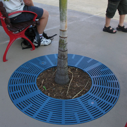 Griglia per alberi rotonda - ROUND - Urban Fountains and Furniture - in metallo