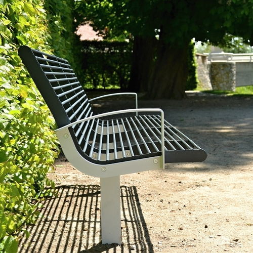 Panca per spazi pubblici contemporanea - BABIA - STREETPARK s.r.o. - in metallo / con schienale / con braccioli