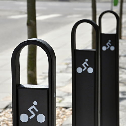 Rastrelliera per biciclette a pavimento - CDB - STREETPARK s.r.o. - verticale / per spazi pubblici / in acciaio galvanizzato