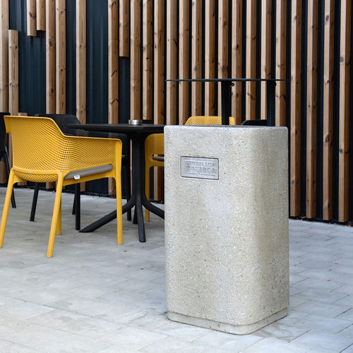 Portarifiuti pubblico - BEKO - STREETPARK s.r.o. - in metallo / in calcestruzzo / contemporaneo