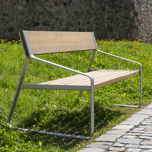 Panca per spazi pubblici contemporanea - DINA - STREETPARK s.r.o. - in legno / in acciaio galvanizzato / in acciaio con rivestimento a polvere