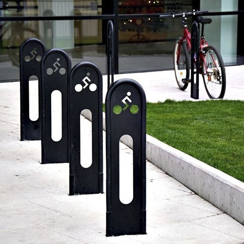 Rastrelliera per biciclette a pavimento - SANTO - STREETPARK s.r.o. - per spazi pubblici / in acciaio galvanizzato / in gomma