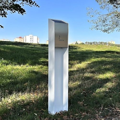 Portacenere da terra - D.N.A. ASH - STREETPARK s.r.o. - in acciaio galvanizzato / in acciaio inossidabile / in acciaio con rivestimento a polvere