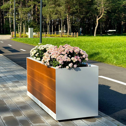 Fioriera in legno - PETA - STREETPARK s.r.o. - in metallo / rettangolare / contemporanea