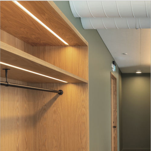 Profilo luminoso sporgente - SLC A1 - The Light Group - LED / contract