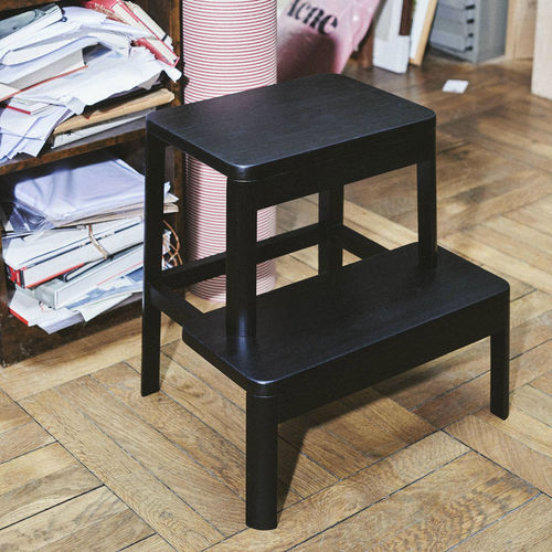 Sgabello contemporaneo - ARISE - MILLION - in rovere / con poggiapiedi / nero
